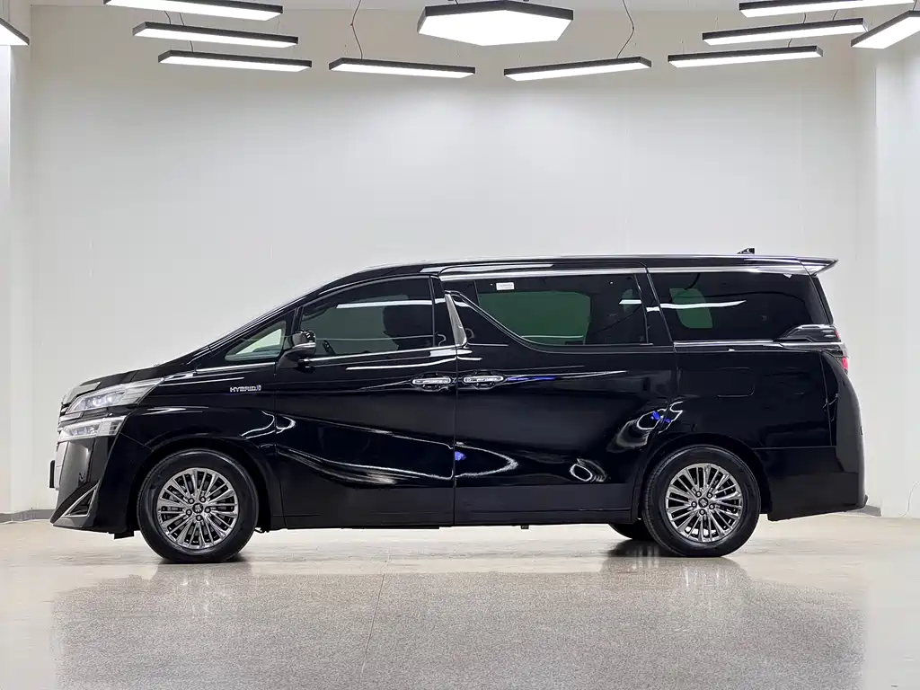 Toyota Vellfire 2021 2.5L HV Luxury