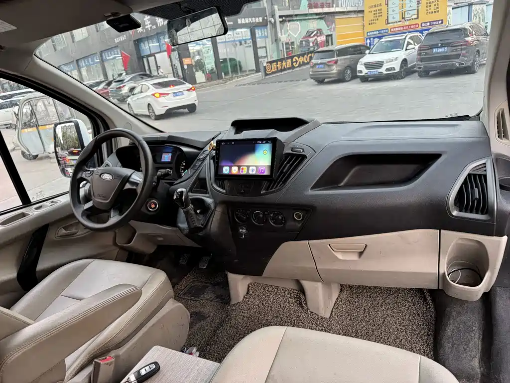 Ford Transit — миниатюра 6