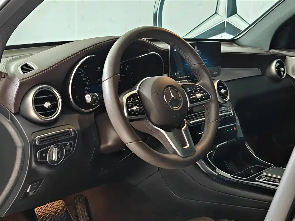 Mercedes-Benz GLC 2022 GLC 260 L 4MATIC