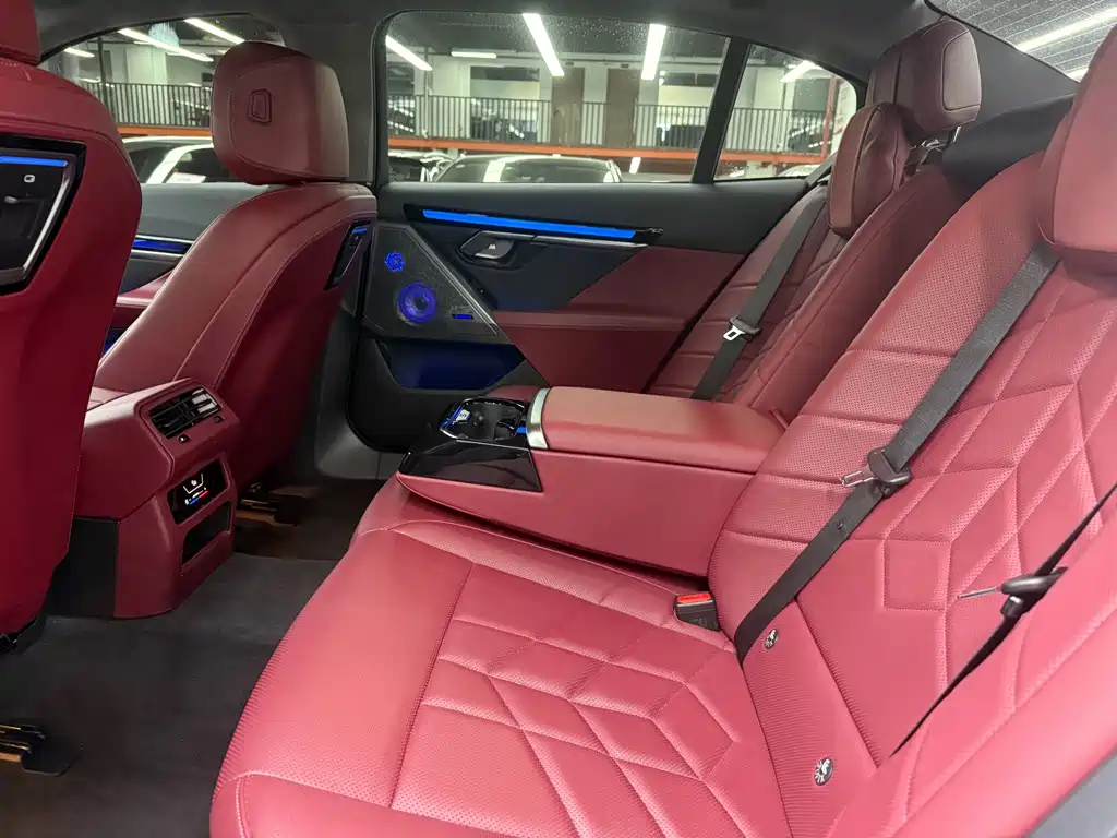 BMW 5 Series — миниатюра 16