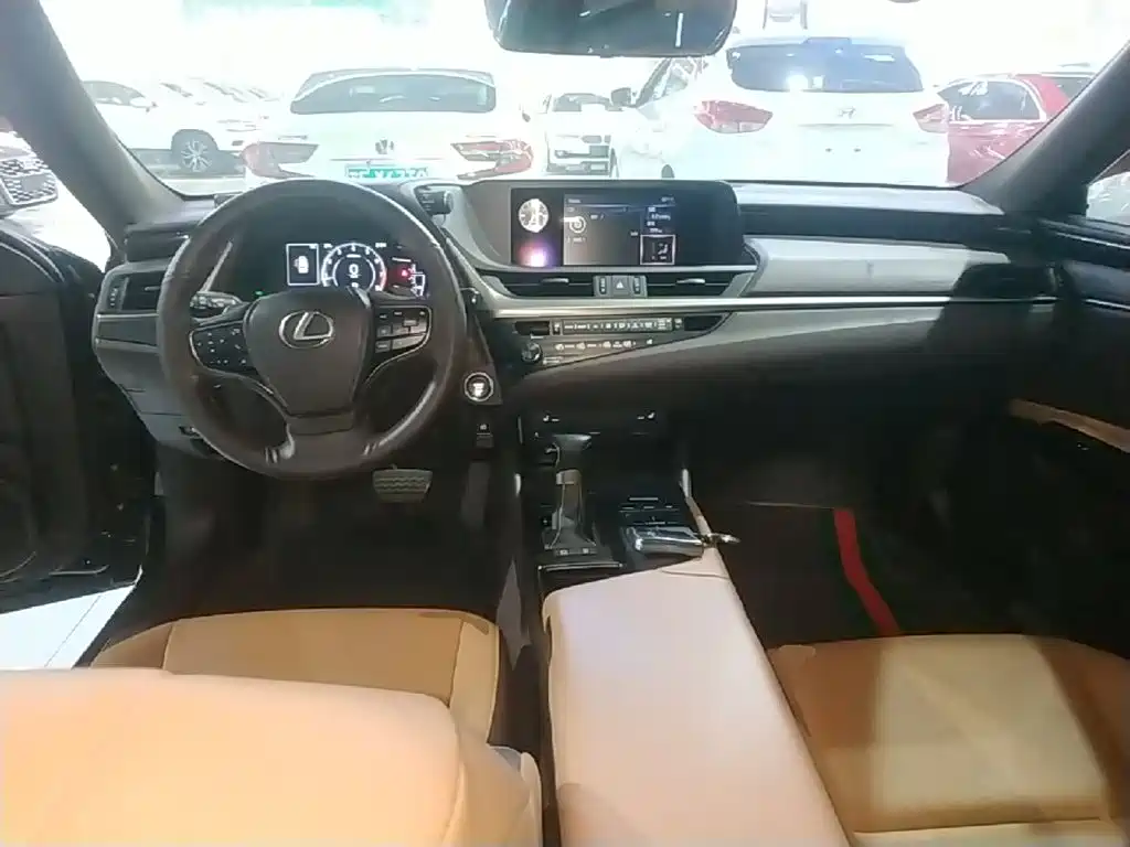 Lexus ES — миниатюра 10