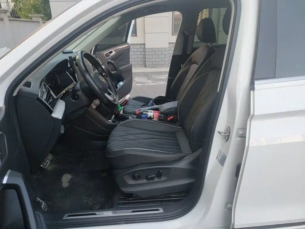 Volkswagen Tiguan L — миниатюра 17
