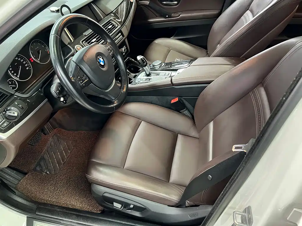 BMW 5 Series — миниатюра 24