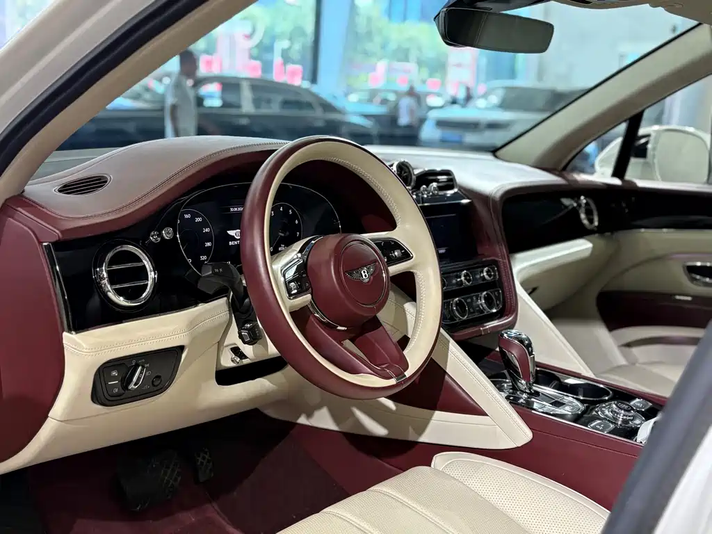 Bentley Bentayga — миниатюра 5