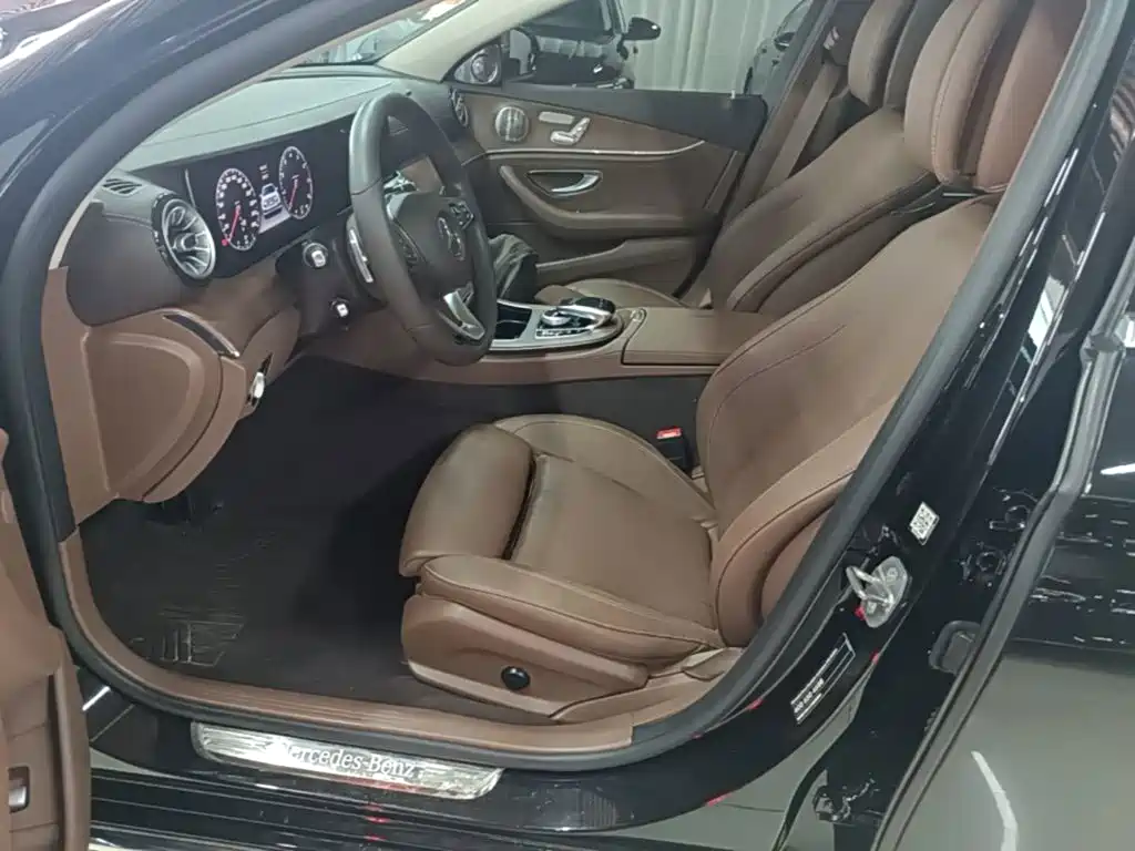 Mercedes-Benz E-Class — миниатюра 15