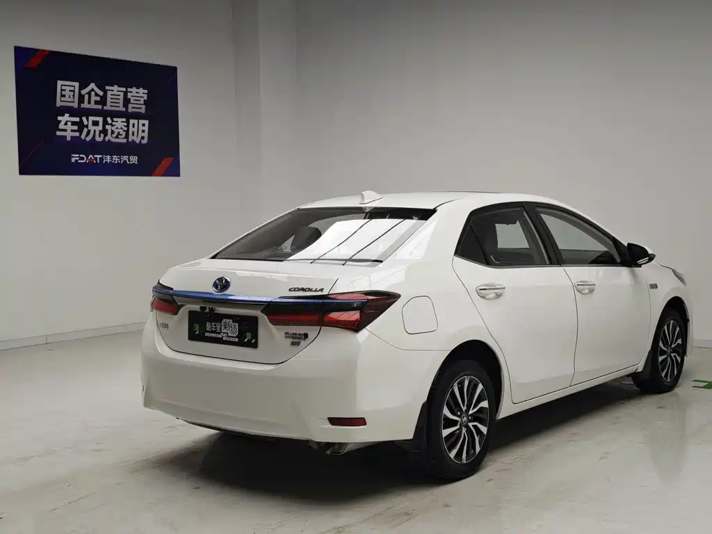 Toyota Corolla Hybrid — миниатюра 4