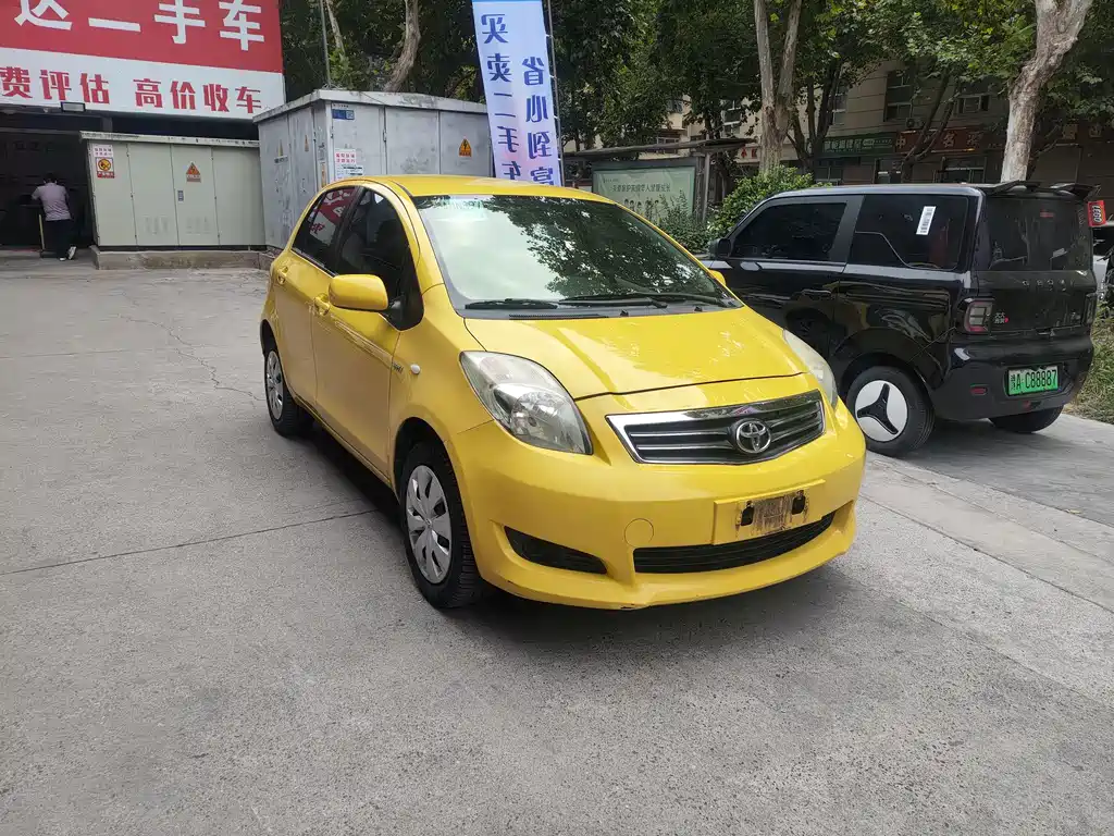 Toyota Yaris — миниатюра 3