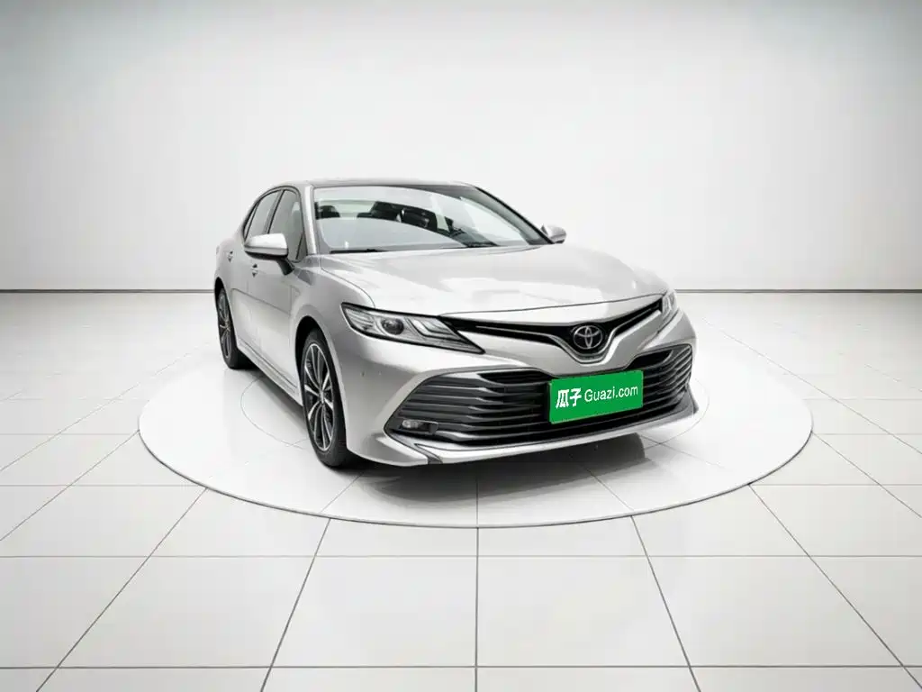 Toyota Camry — миниатюра 3