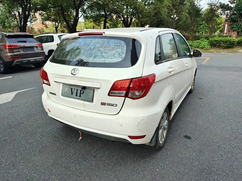 BAIC E-Series — миниатюра 7