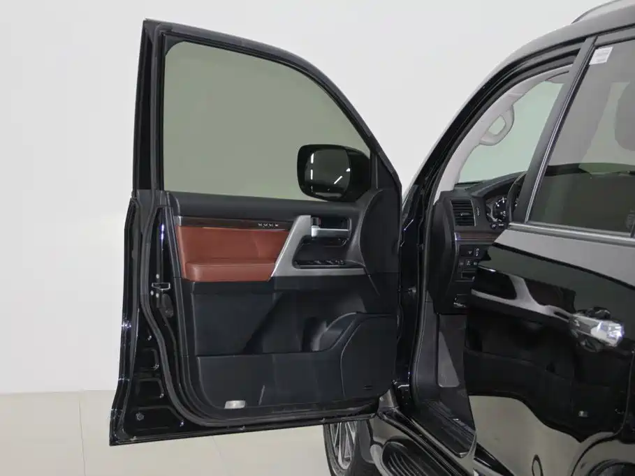 Toyota Land Cruiser — миниатюра 5