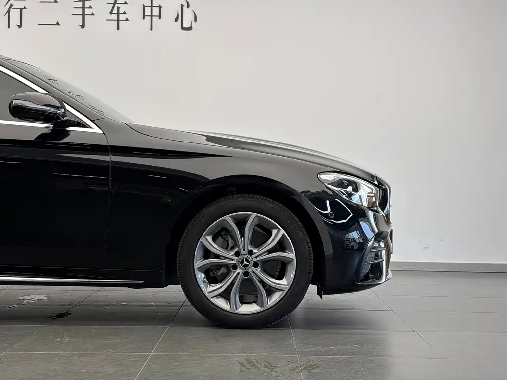 Mercedes-Benz E-Class — миниатюра 19