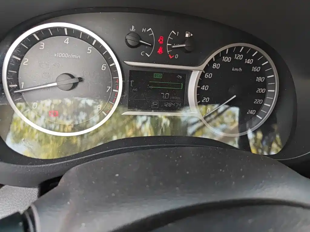 Nissan Bluebird — миниатюра 8