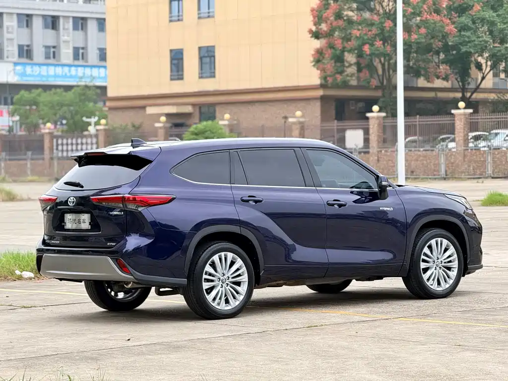 Toyota Highlander — миниатюра 7