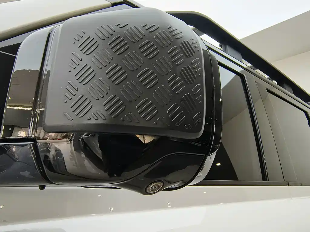 Land Rover Defender — миниатюра 31