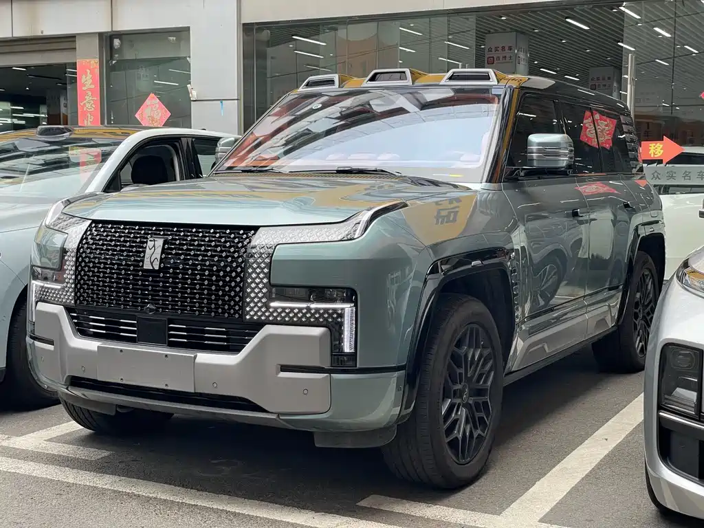 Yangwang Yangwang U8