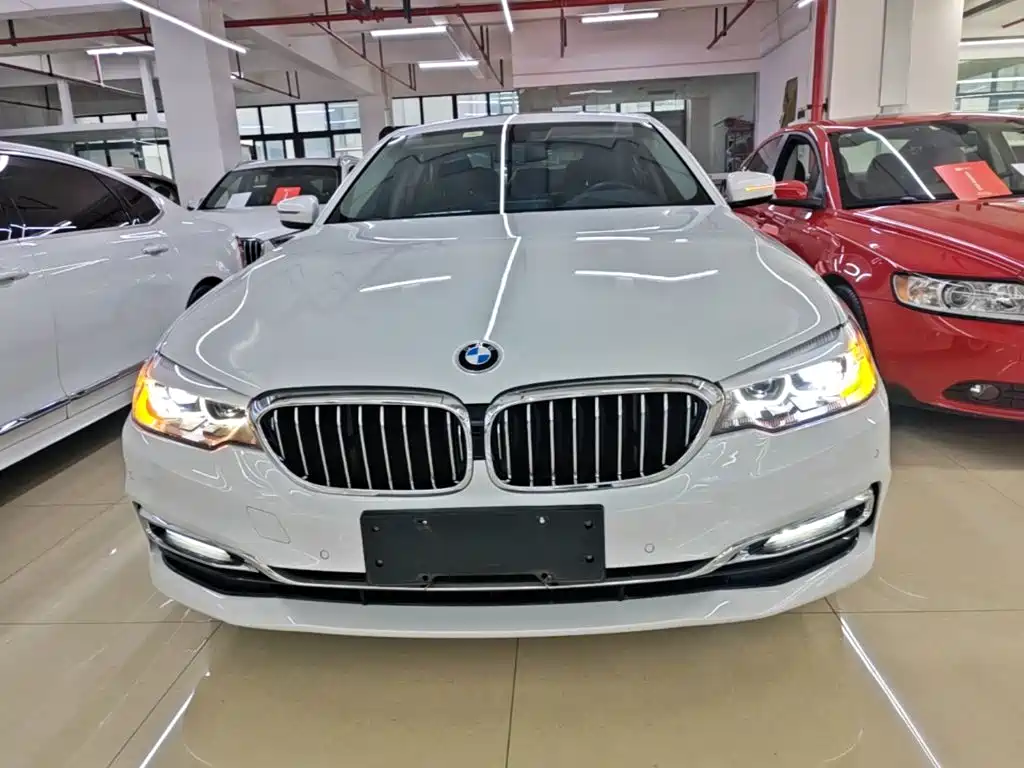 BMW 5 Series — миниатюра 3