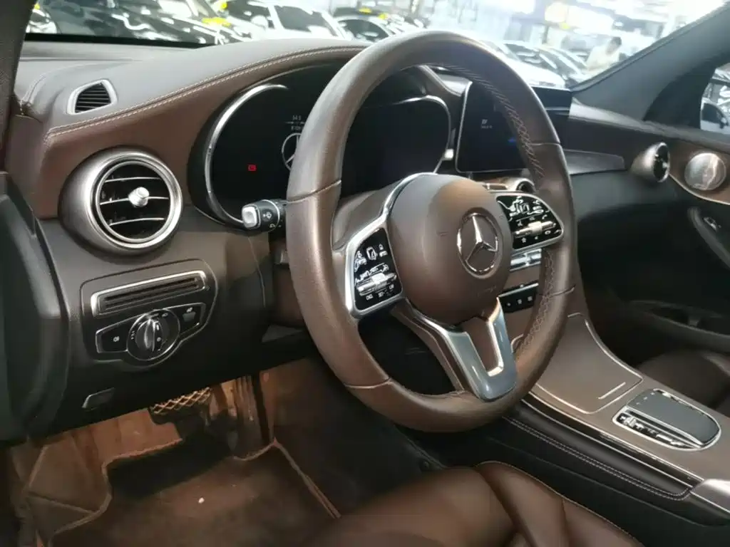 Mercedes-Benz GLC — миниатюра 10