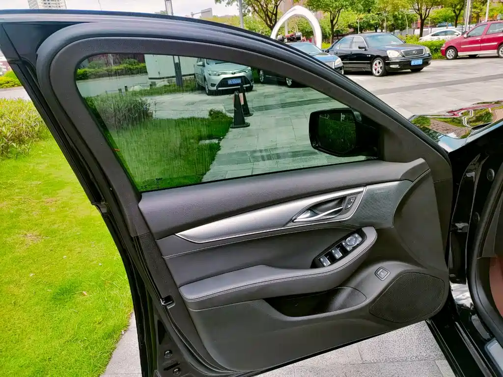 Cadillac CT5 — миниатюра 12