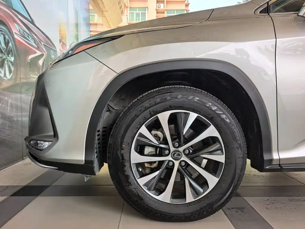 Lexus RX — миниатюра 9