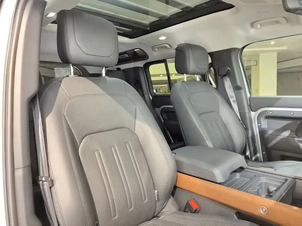 Land Rover Defender — миниатюра 16