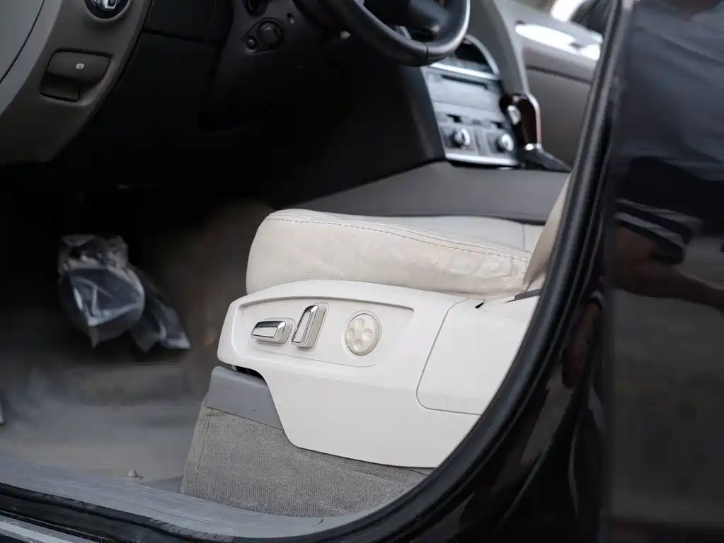 Audi Q7 — миниатюра 18