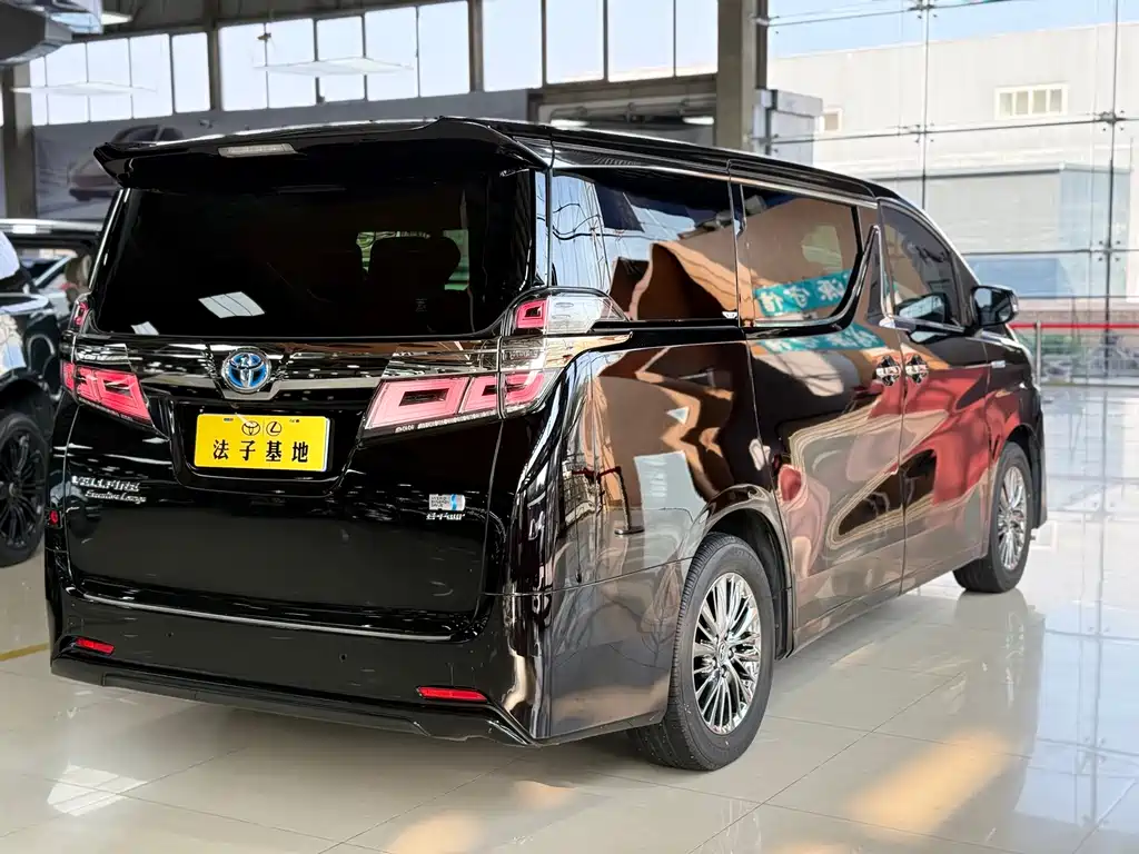 Toyota Vellfire — миниатюра 22