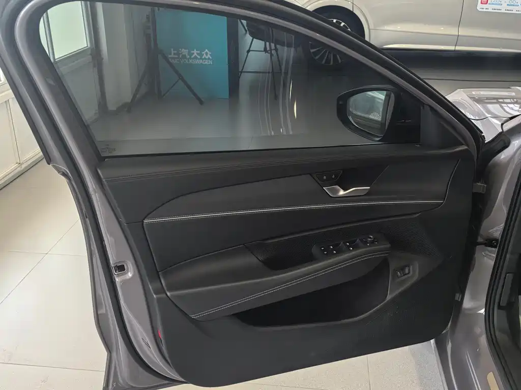 Volkswagen Passat — миниатюра 12