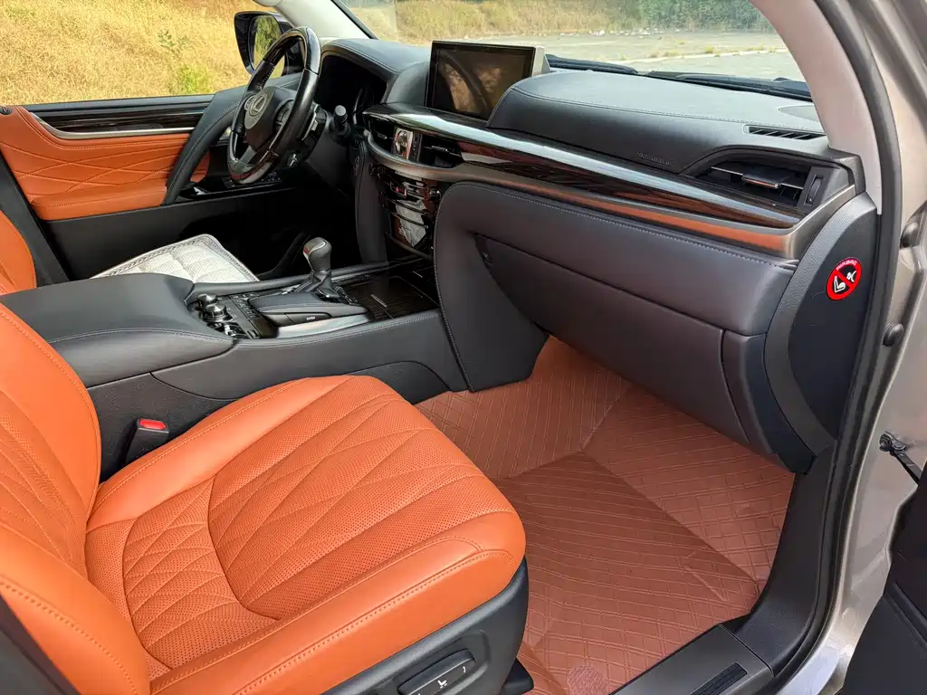 Lexus LX — миниатюра 14