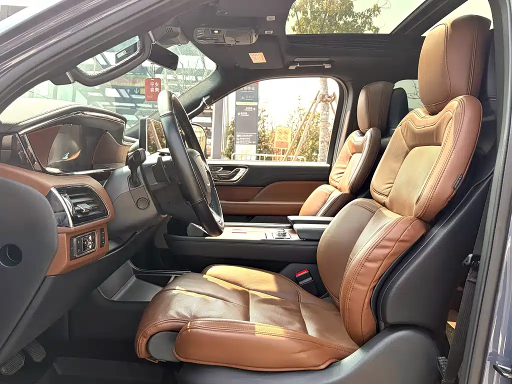 Lincoln Navigator — миниатюра 7