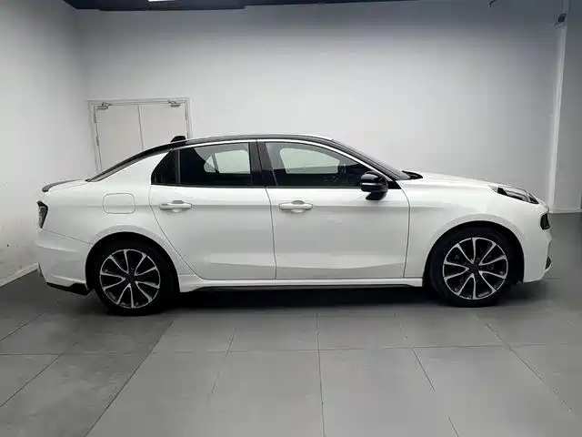 Lynk & Co 03 — миниатюра 13