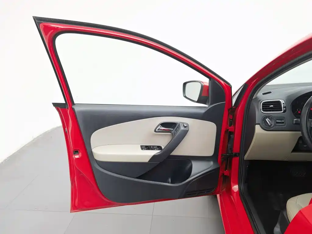 Volkswagen Polo — миниатюра 8
