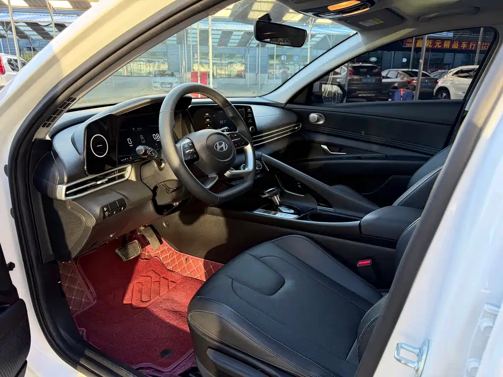 Hyundai Elantra — миниатюра 4