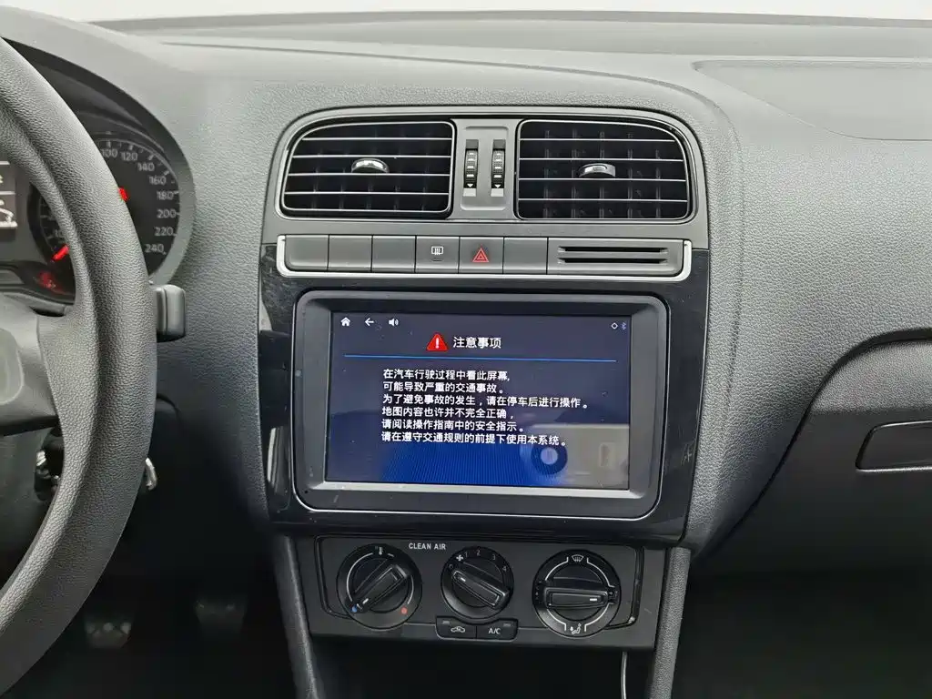 Volkswagen Polo — миниатюра 12