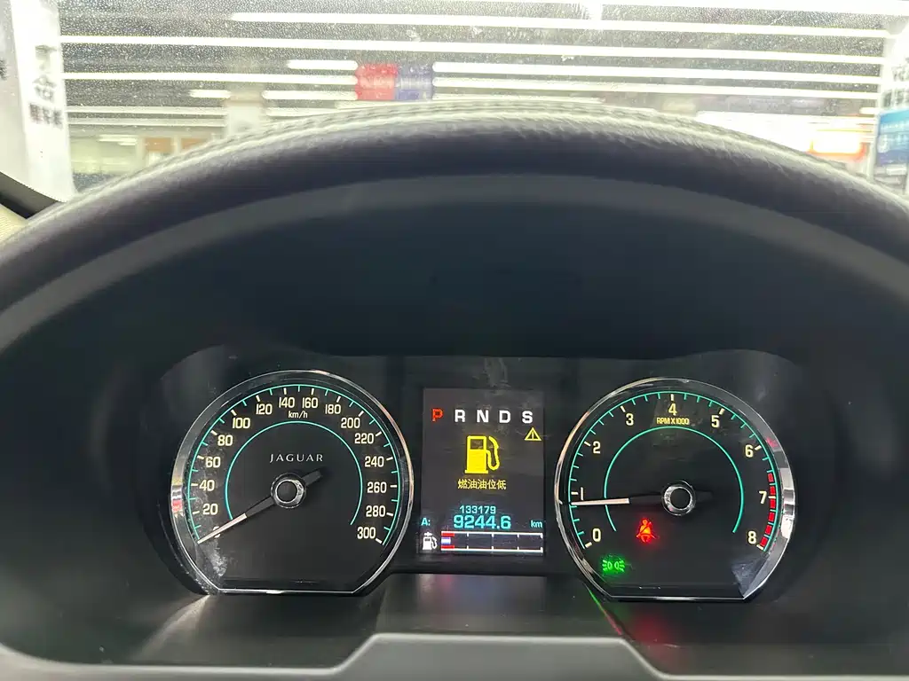 Jaguar XF — миниатюра 13