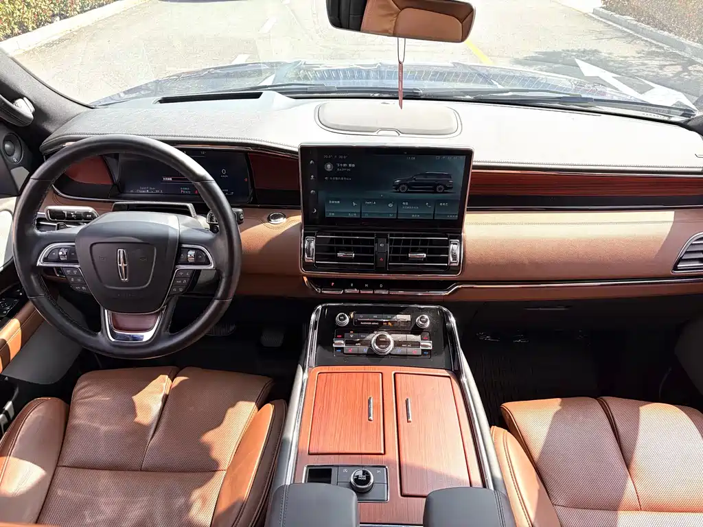Lincoln Navigator — миниатюра 9