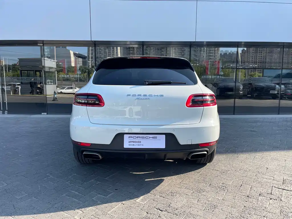 Porsche Macan — миниатюра 5