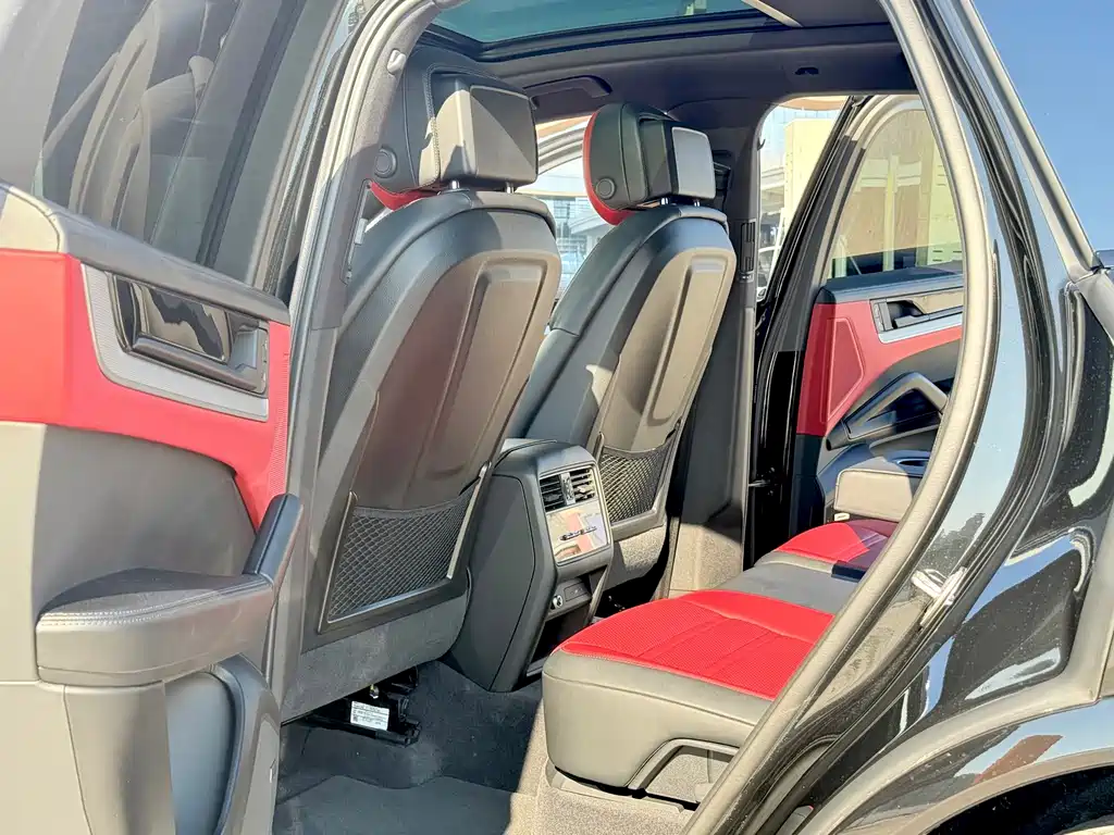 Porsche Cayenne — миниатюра 5