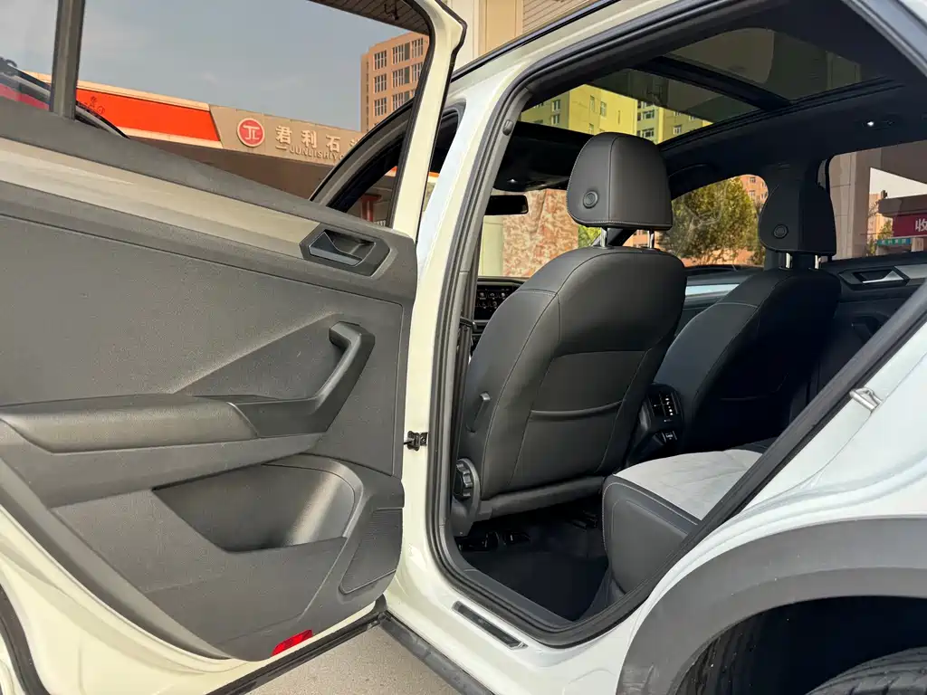Volkswagen T-Roc — миниатюра 5