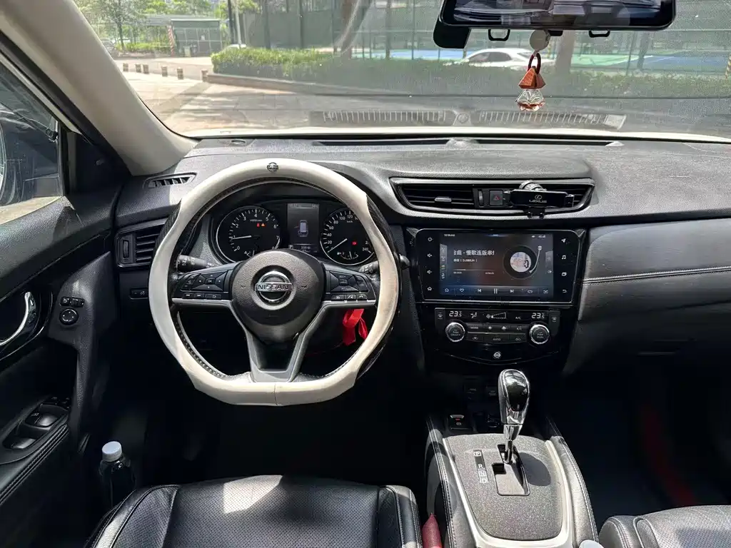 Nissan X-Trail — миниатюра 11