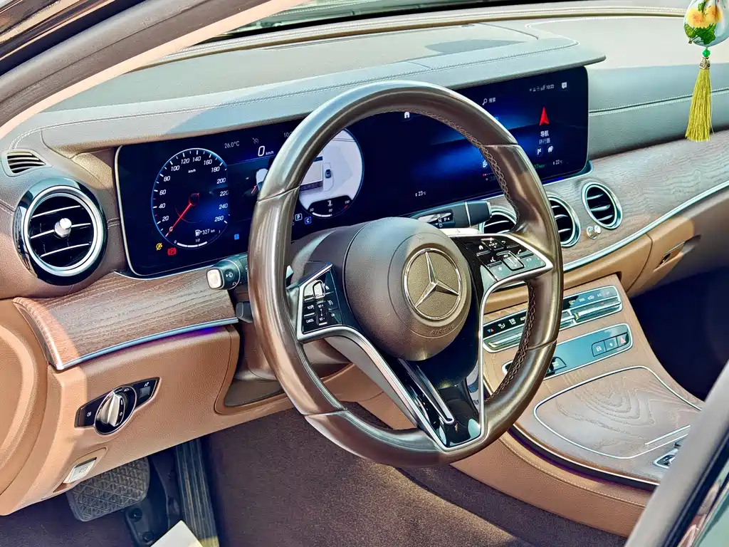 Mercedes-Benz E-Class — миниатюра 13
