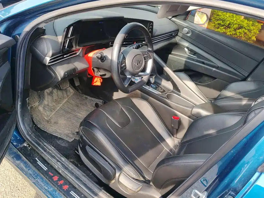 Hyundai Elantra — миниатюра 9