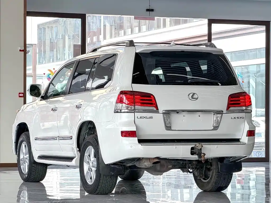 Lexus LX — миниатюра 5