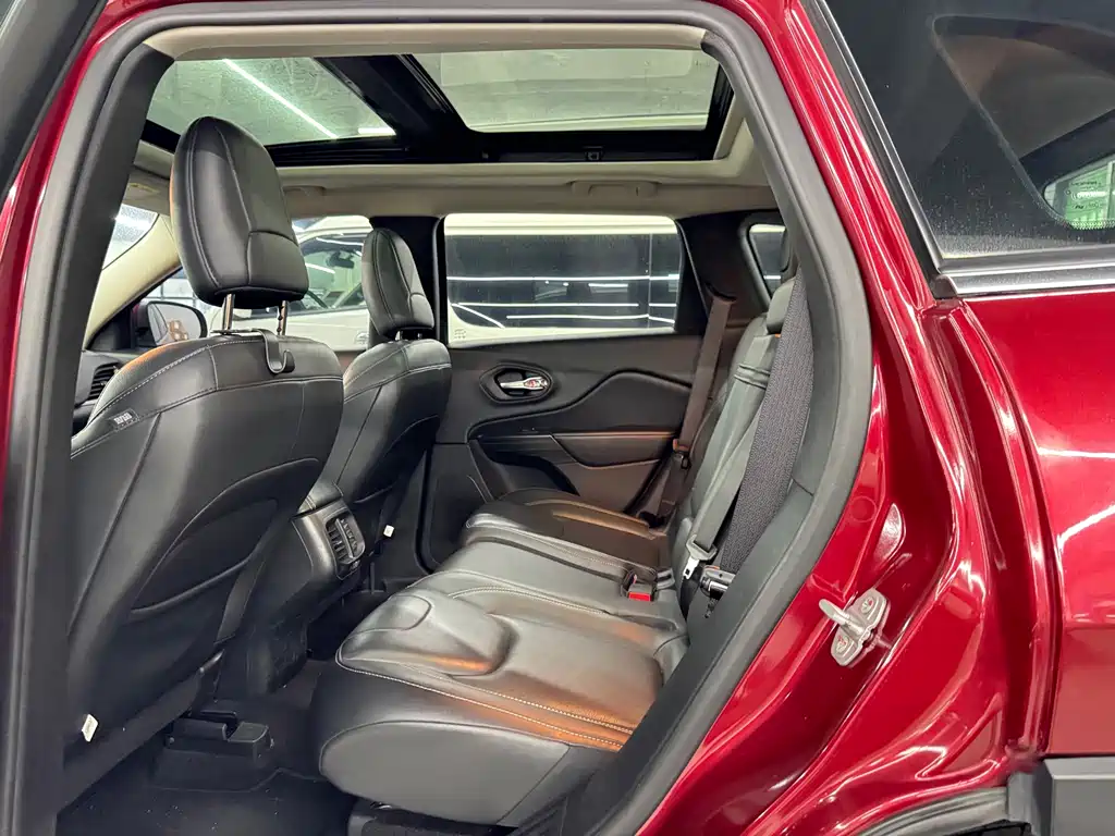 Jeep Cherokee — миниатюра 10