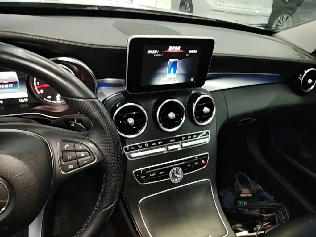 Mercedes-Benz C-Class — миниатюра 13