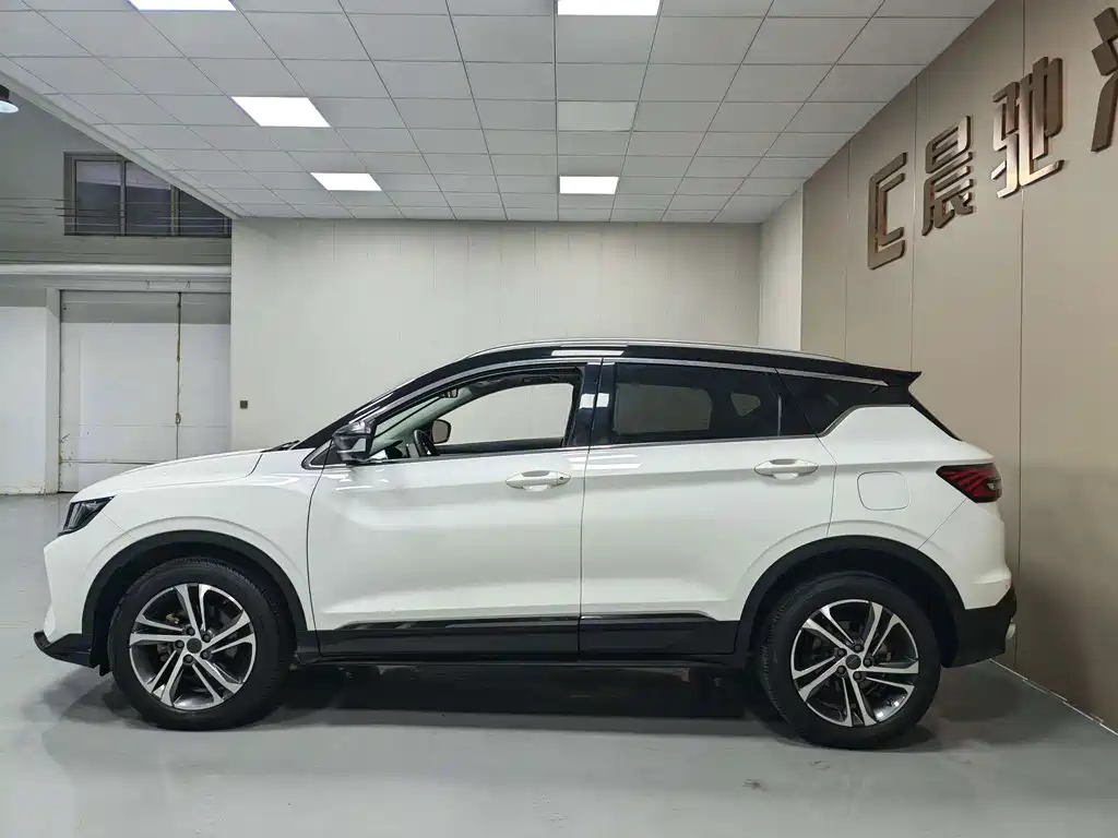 Geely Binyue — миниатюра 7