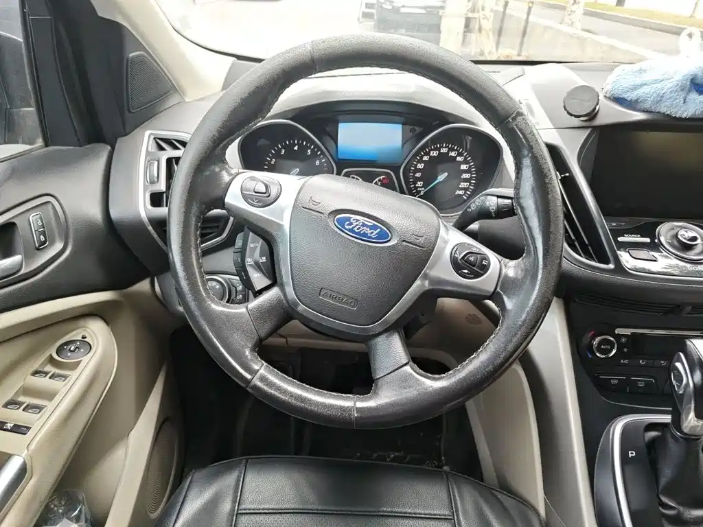 Ford Kuga — миниатюра 6