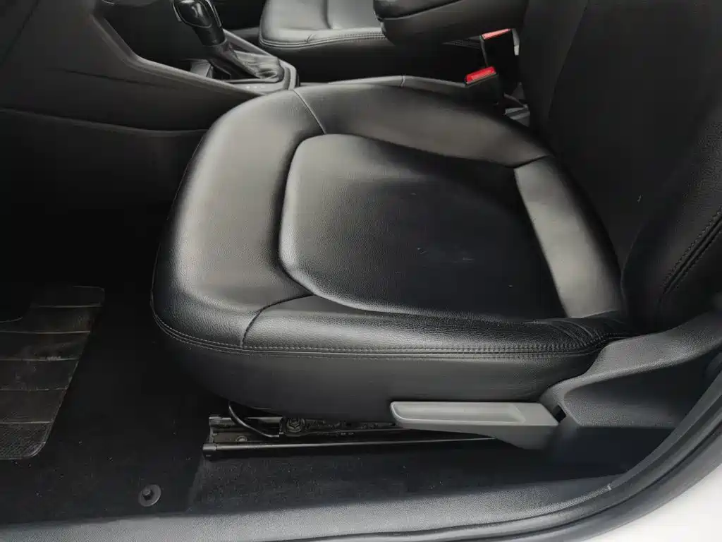 Volkswagen Jetta — миниатюра 20