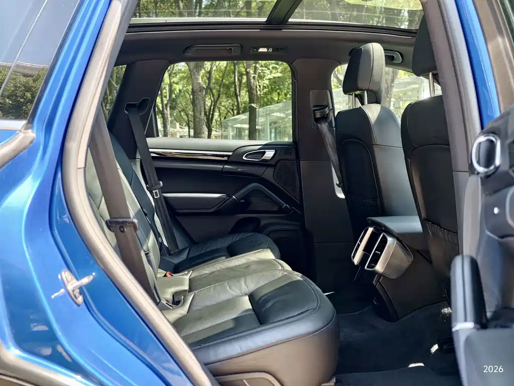 Porsche Cayenne — миниатюра 8
