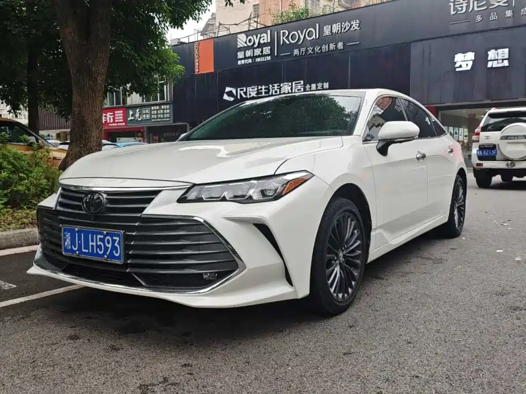 Купить Toyota Avalon