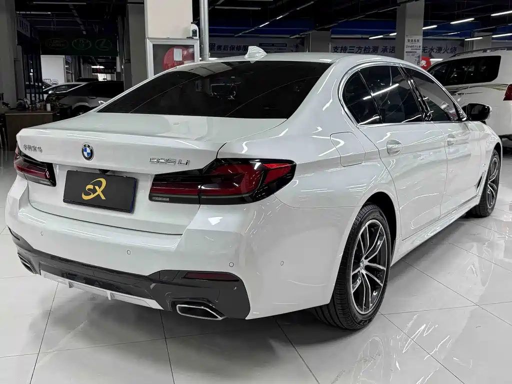 BMW 5 Series — миниатюра 6